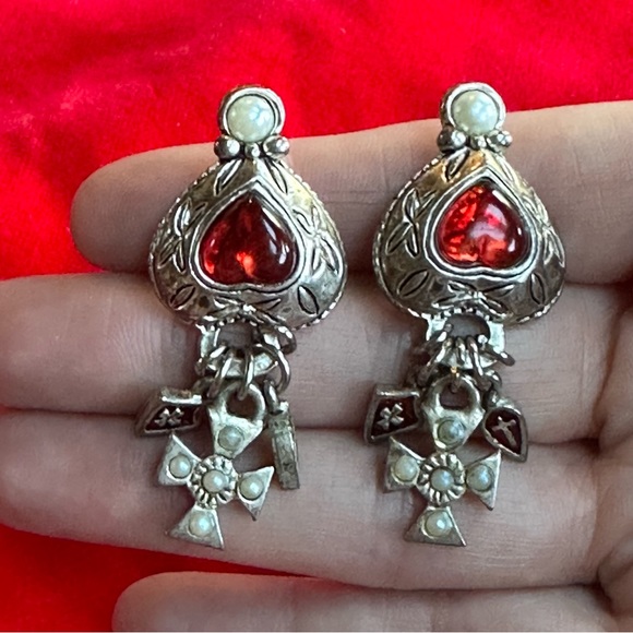 Heart Cabochon Maltese cross Pearl drop earrings clip back vintage desig… - Picture 2 of 6